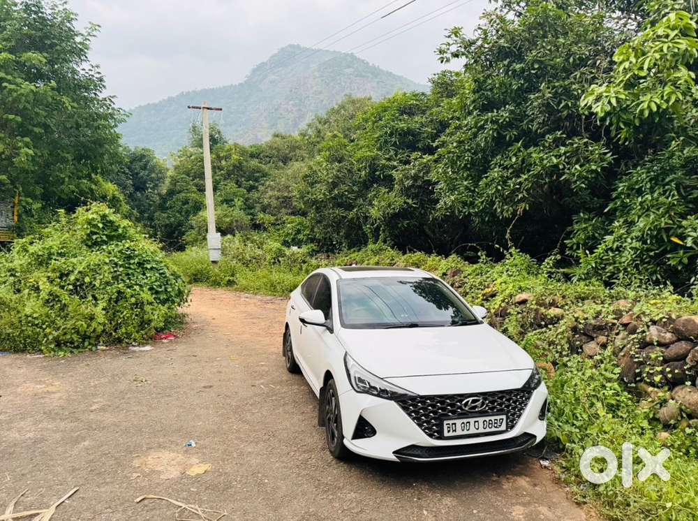 Hyndai Verna Petrol Manul, Butter Smooth Engine , Milage 18 To 20km/l