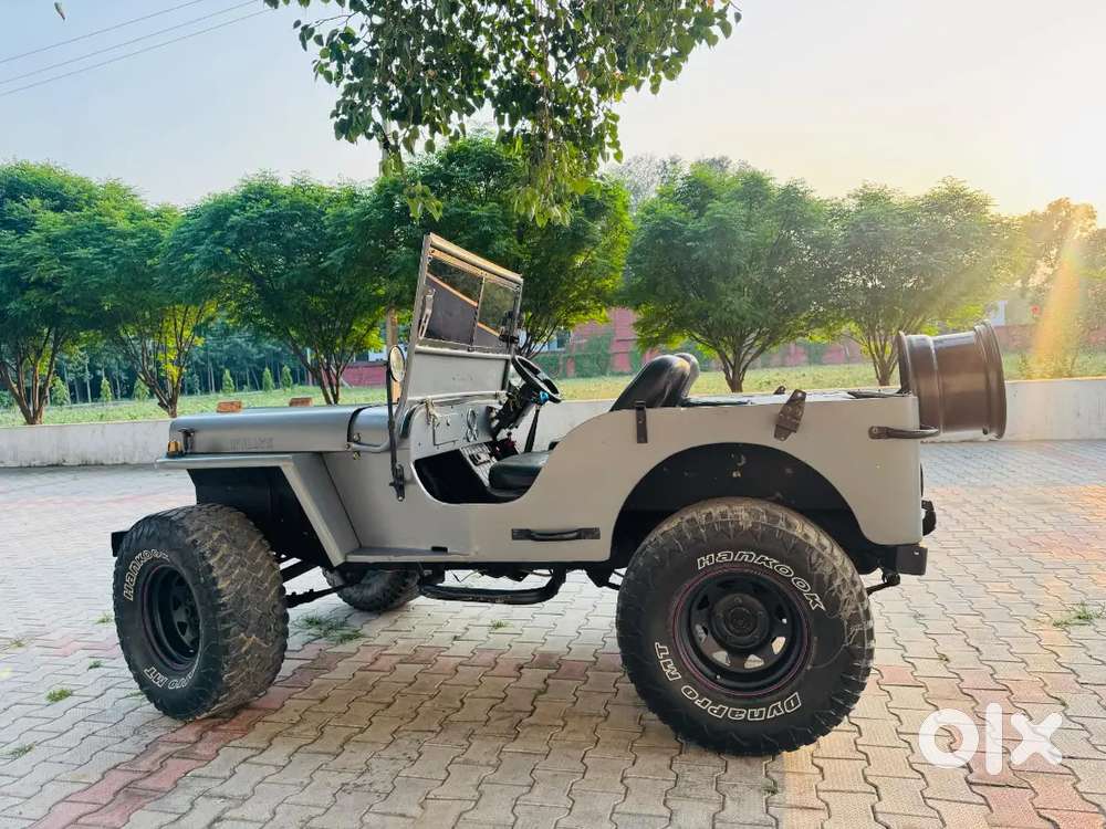 Mahindra Jeep Model 1995