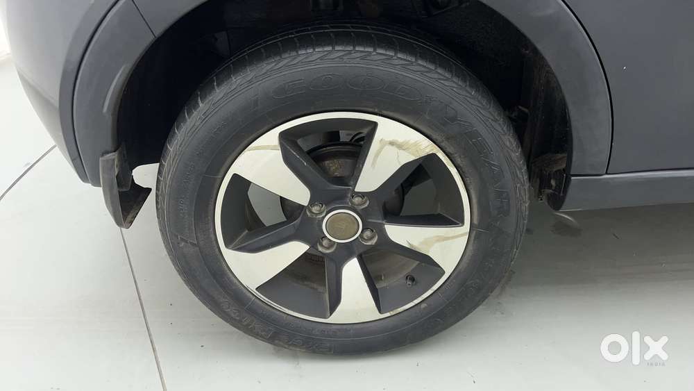 Tata Nexon Amt Xza Plus, 2019, Petrol