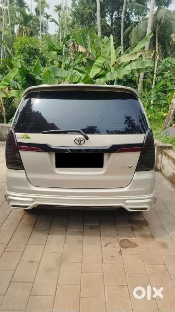 Toyota Innova 2015