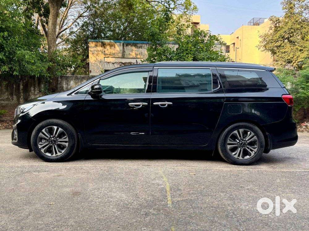 Kia Carnival Prestige, 2023, Diesel