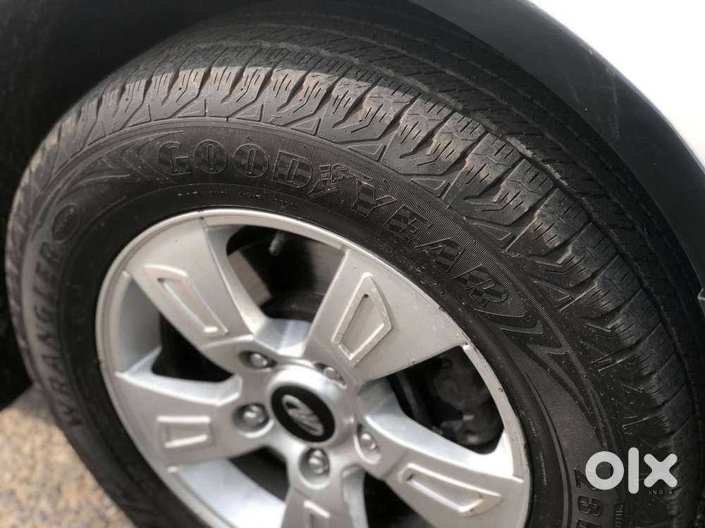 Mahindra Xuv500 W8 Dual Tone, 2015, Diesel