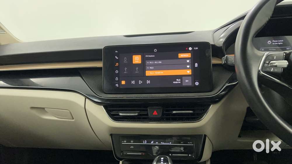 Skoda Slavia Style 1.0l Tsi At, 2024, Petrol
