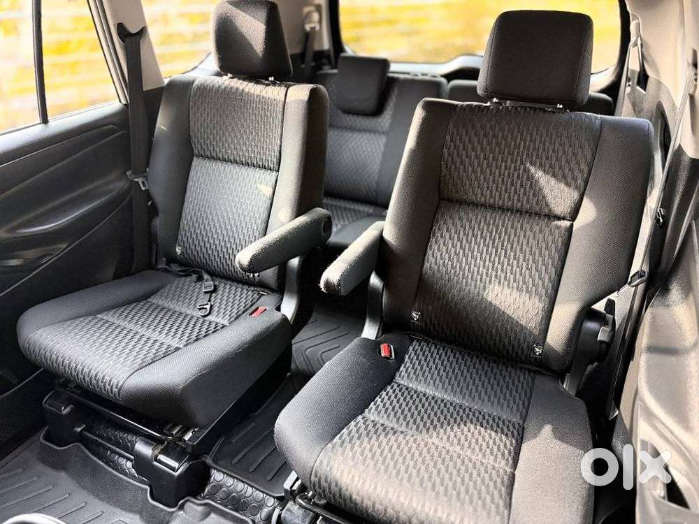 Toyota Innova Crysta [2020-ongoing] 2.4 Gx 7 Str, 2021, Diesel