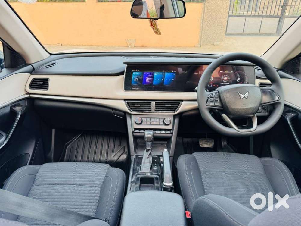 Mahindra Xuv700 2.2 Ax 5 Diesel At 7 Str, 2023, Diesel