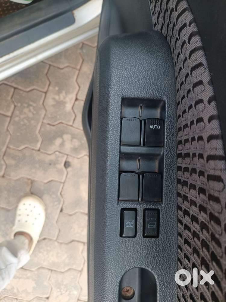 Maruti Suzuki Ritz Vxi, 2013, Petrol
