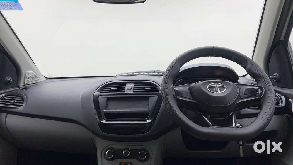 Tata Tiago Xe, 2020, Petrol