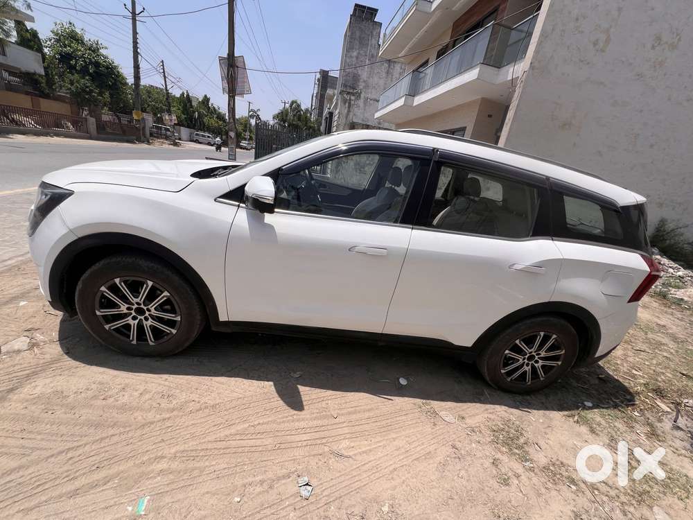 Mahindra Xuv700 2.2 Ax 7 Diesel Mt Luxury Pack Str, 2022, Diesel