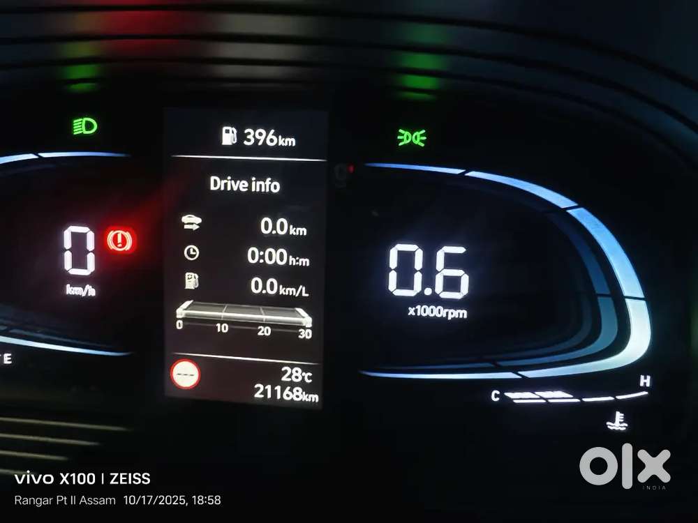 Hyundai New Venue Sx 2023 Petrol 21000 Km Driven