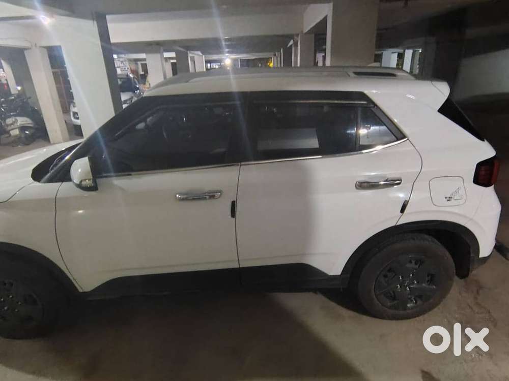 Hyundai Venue 1.2 Kappa Mt S(o) 2024  Atlas White  17,000 Km  Excel