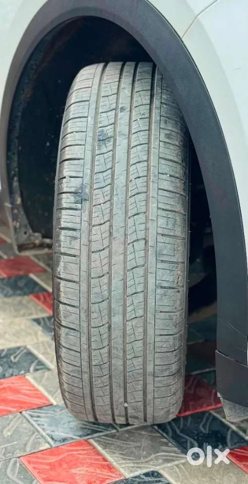 Mahindra Xuv700 2.2 Ax 7 Diesel Mt Luxury Pack Str, 2023, Diesel