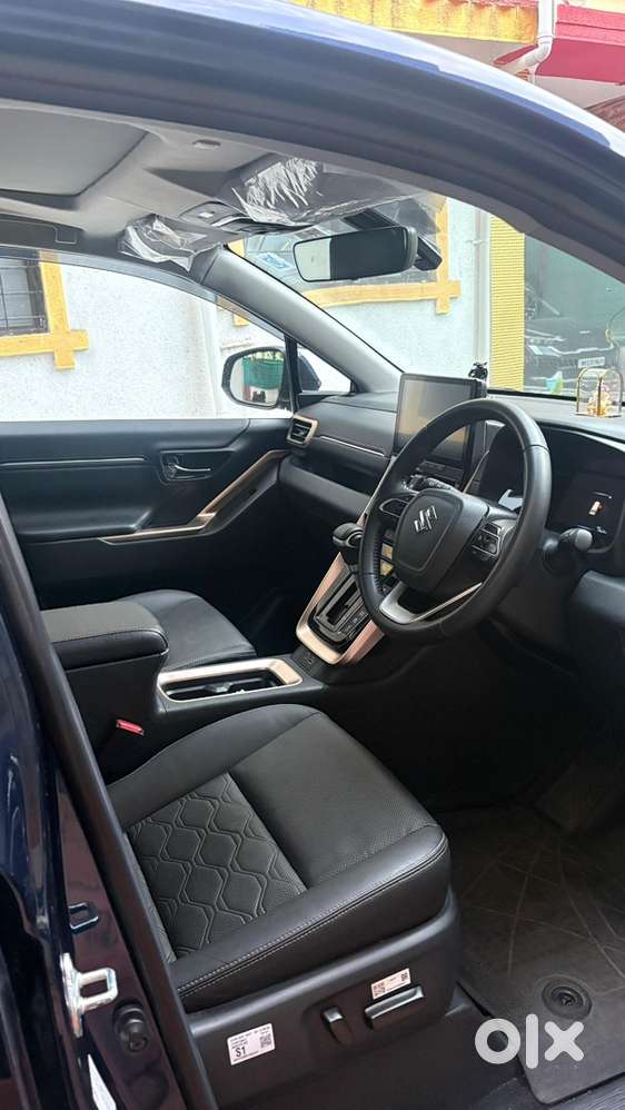 Maruti Suzuki Invicto 2025 Petrol 14600 Km Driven