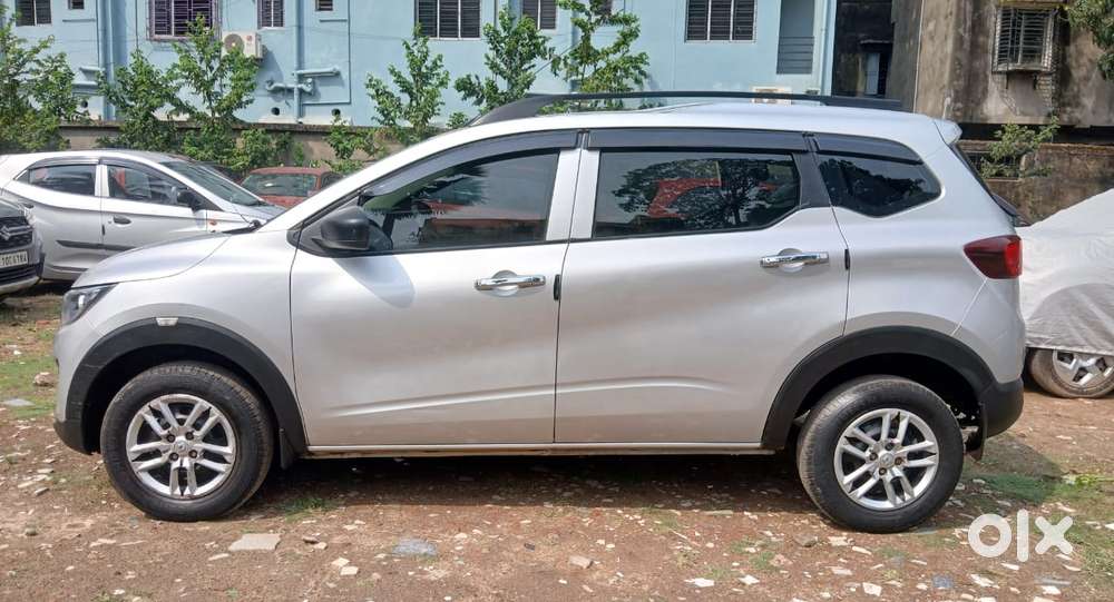 Renault Triber Rxl, 2023, Petrol
