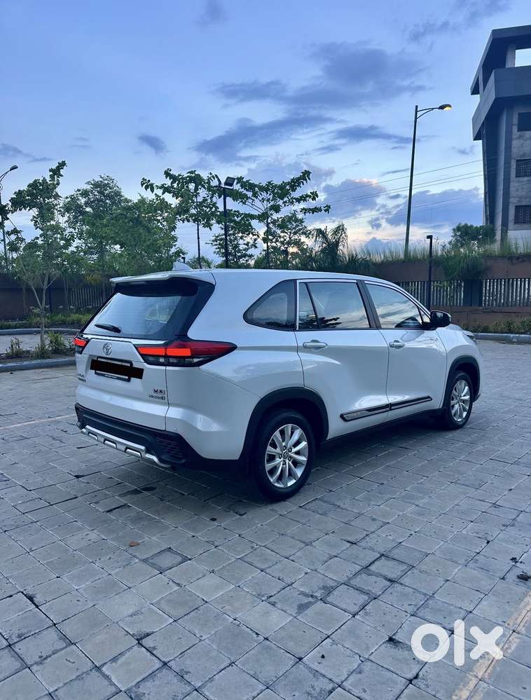 Toyota Innova Hycross 2.0 Vx Hybrid 7 Str, 2024, Petrol