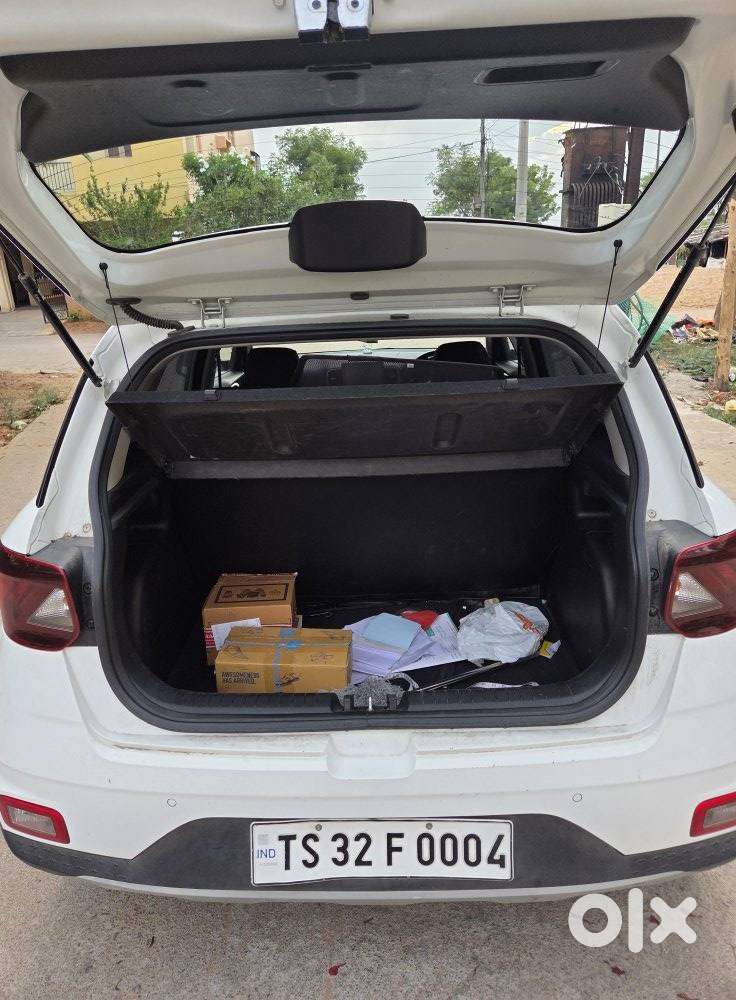 Hyundai Venue Sx (o) Mt 1.5 Diesel, 2020, Diesel