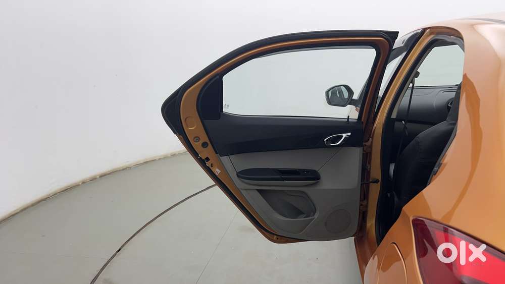 Tata Tiago Xz, 2016, Petrol