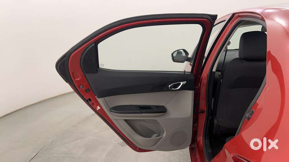 Tata Tiago 1.2 Revotron Xz Plus Dual Tone, 2019, Petrol