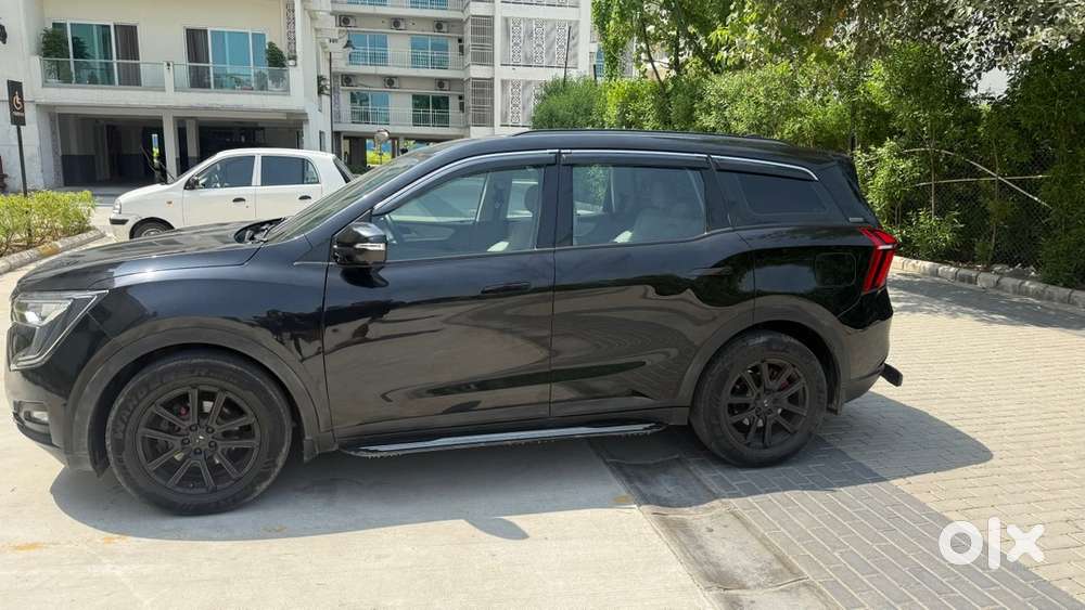 Mahindra Xuv700 Petrol 2024 Pristine Condition