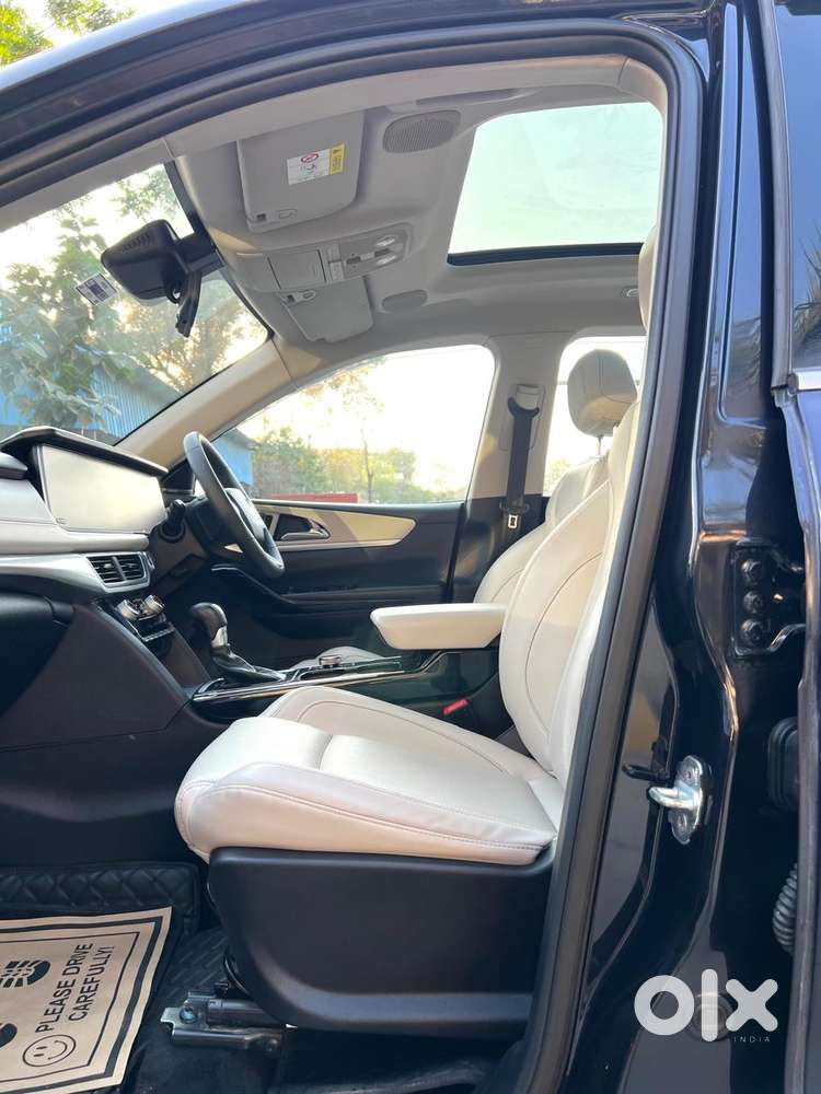 Mahindra Xuv700 2.0 Ax 7 Petrol At Luxury Pack Str, 2023, Petrol