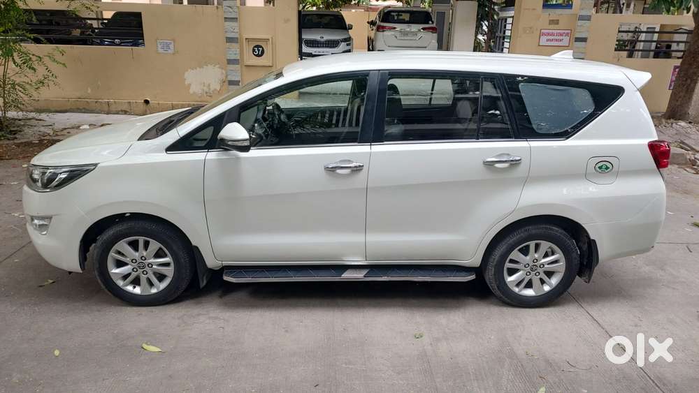 Toyota Innova Crysta 2.4 V 8 Str, 2017, Diesel