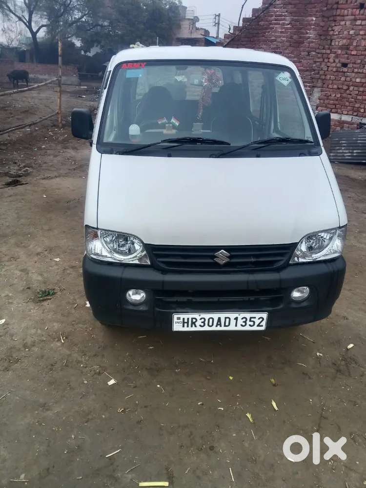 Maruti Suzuki Eeco 2025 Cng & Hybrids 8000 Km Driven
