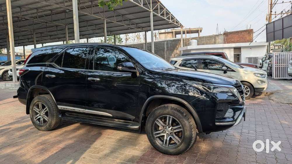 Toyota Fortuner 3.0 Sportivo 4x2 Mt, 2023, Diesel