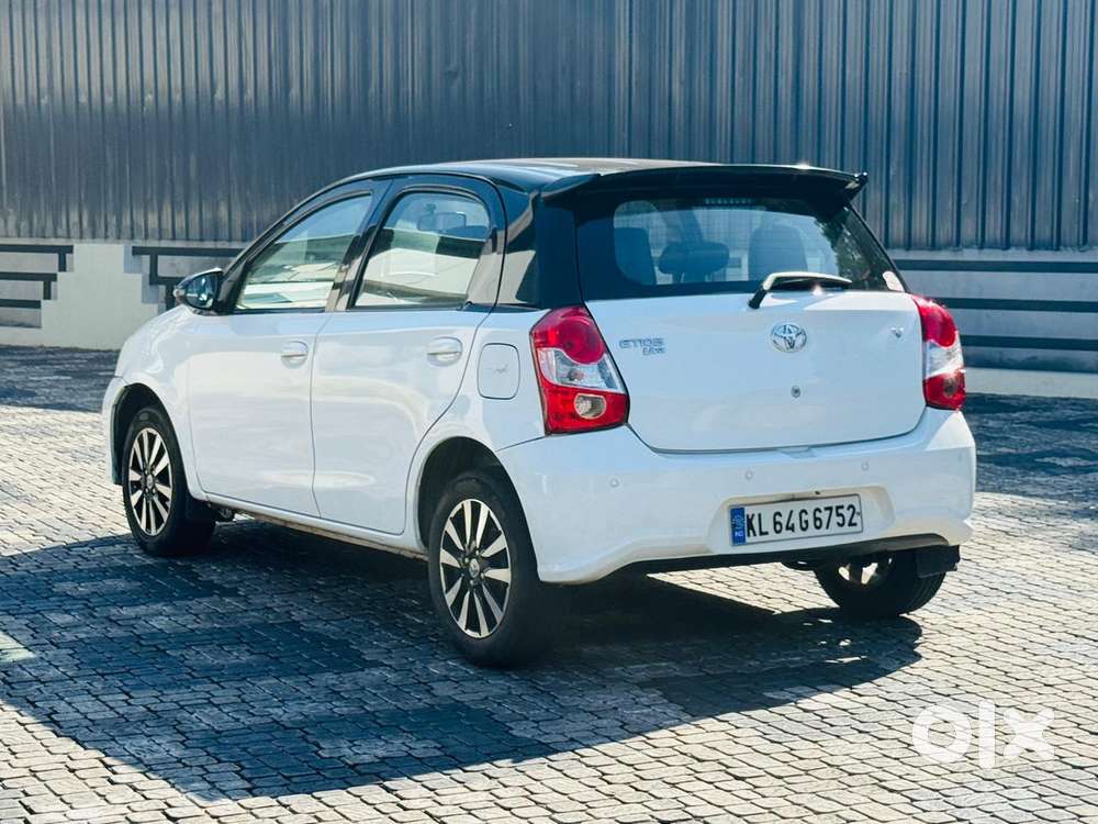 Toyota Etios Liva 1.2 V Dual Tone, 2018, Petrol