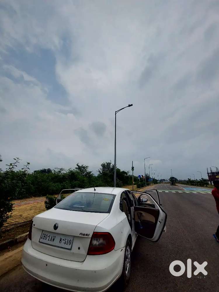 Skoda Rapid Elegance 2012
