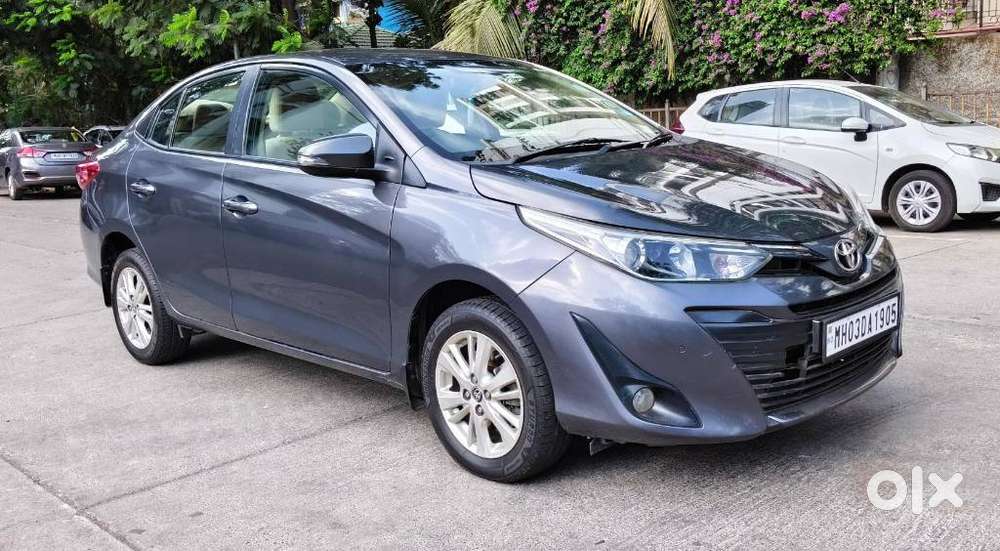 Toyota Yaris V Cvt, 2018, Petrol