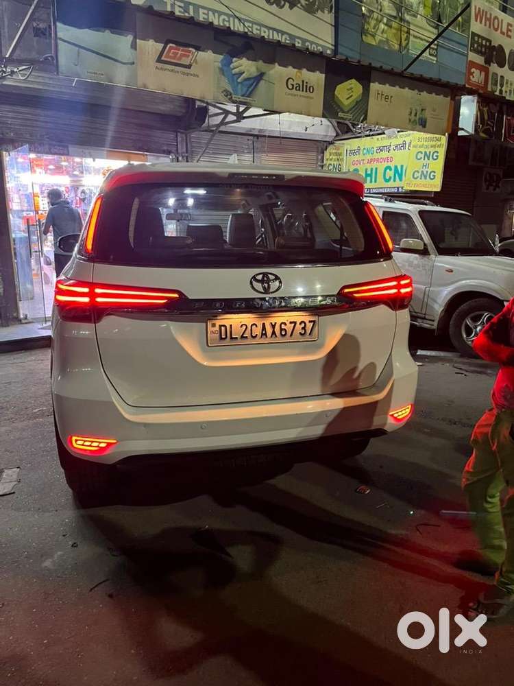 Fortuner Dl No 2017 September Petrol 38000 Km Driven