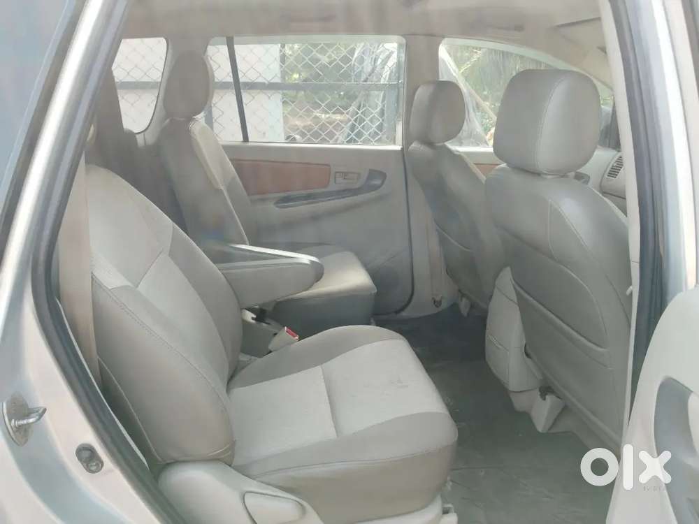 Innova 2.5 G 7 Seater Diesel