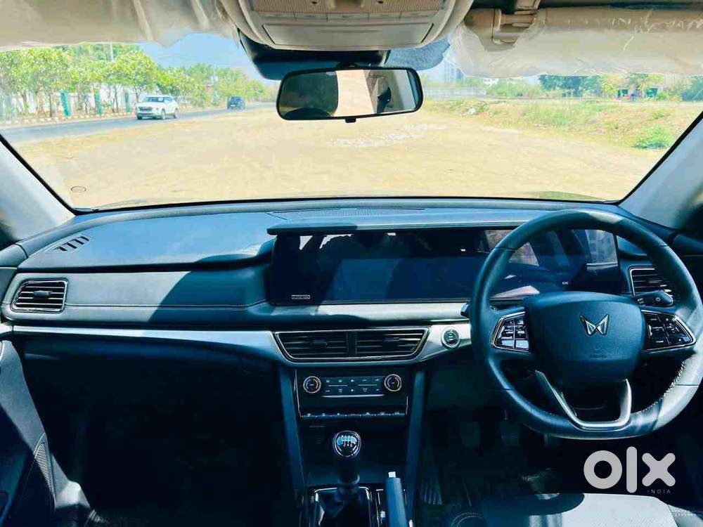 Mahindra Xuv700 2.2 Ax 7 Diesel Mt Str, 2025, Diesel