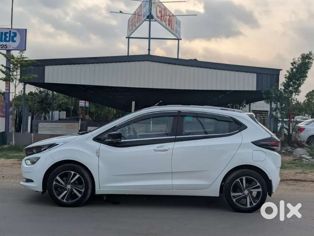 Tata Altroz Xz, 2023, Petrol