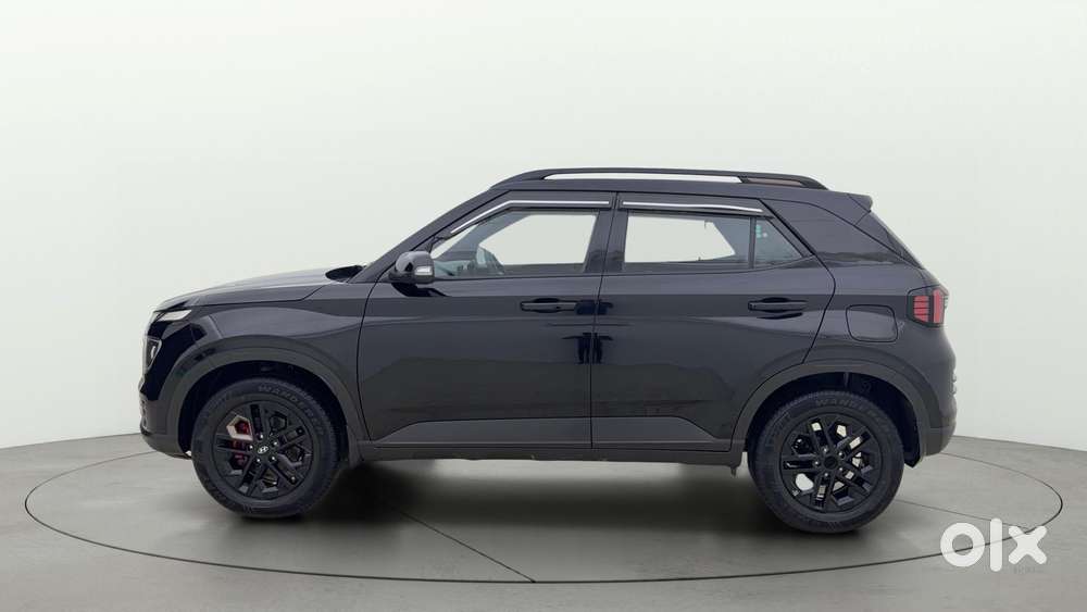 Hyundai Venue Sx(o) 1.0 Turbo Dct Knight Edition, 2023, Petrol