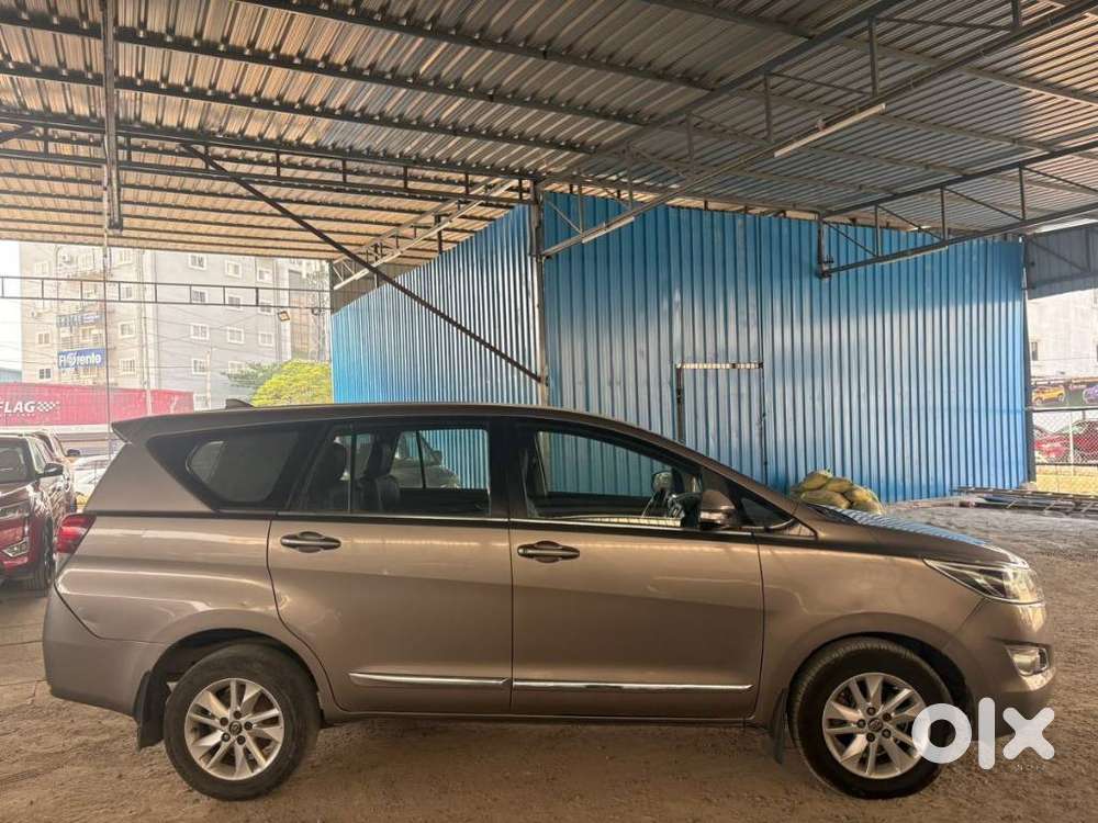 Toyota Innova Crysta 2.4 Gx Mt, 2017, Diesel