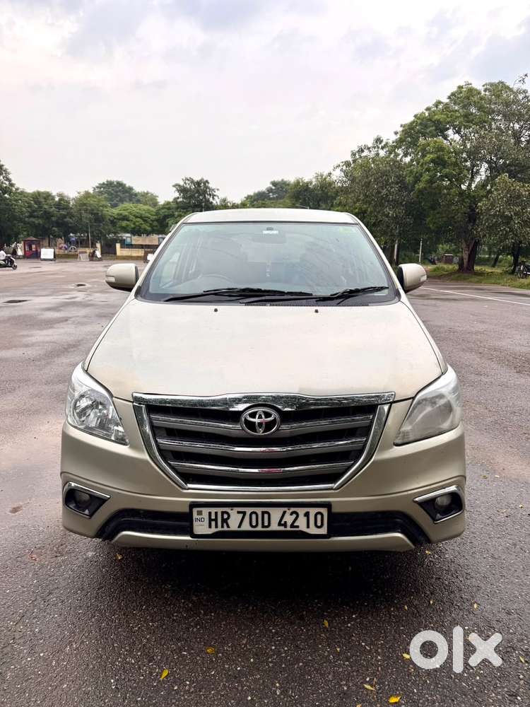 Toyota Innova 2.5 G (diesel) 8 Seater Bs Iv, 2015, Diesel