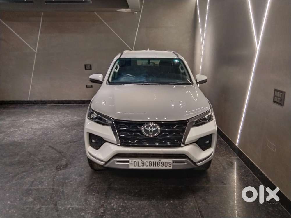 Toyota Fortuner 4x2 At 2.7 Petrol, 2025, Petrol
