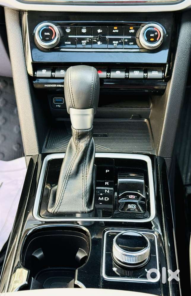 Mahindra Xuv700 2.2 Ax 7 Diesel At Luxury Pack Str, 2024, Diesel