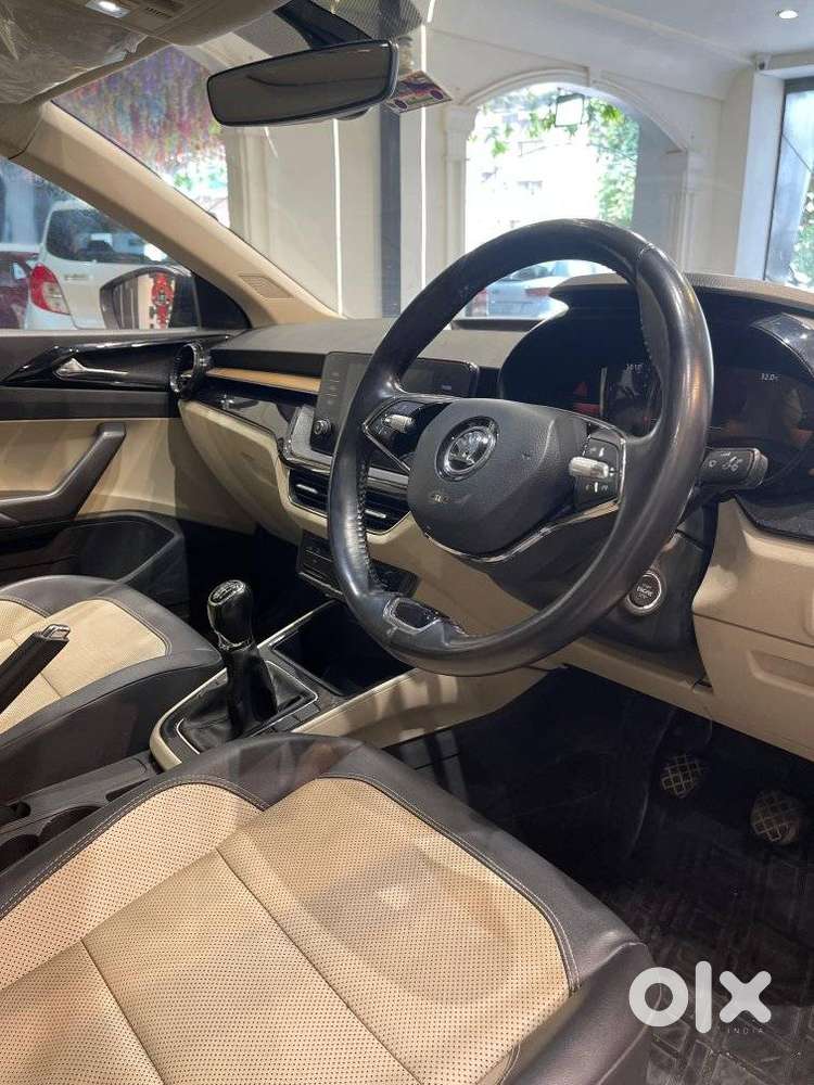 Skoda Slavia 1.0 Tsi Style, 2022, Petrol