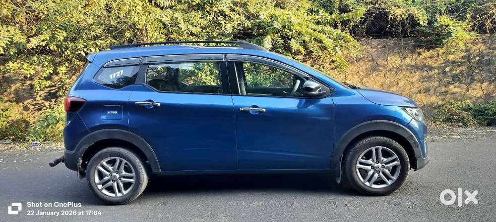 Renault Triber Rxz, 2023, Petrol