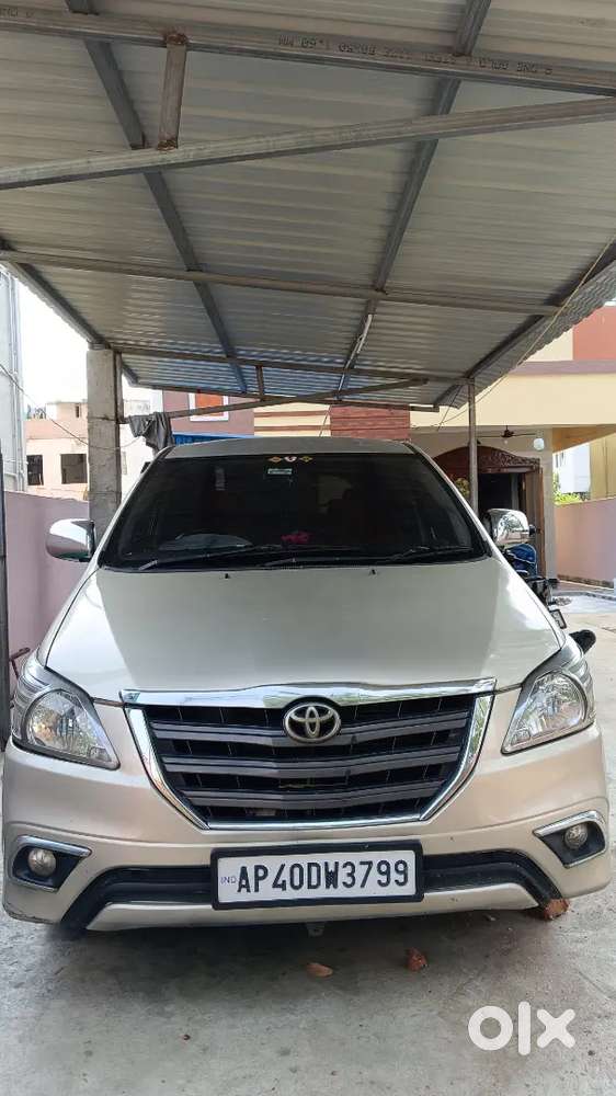 Toyota Innova 2015