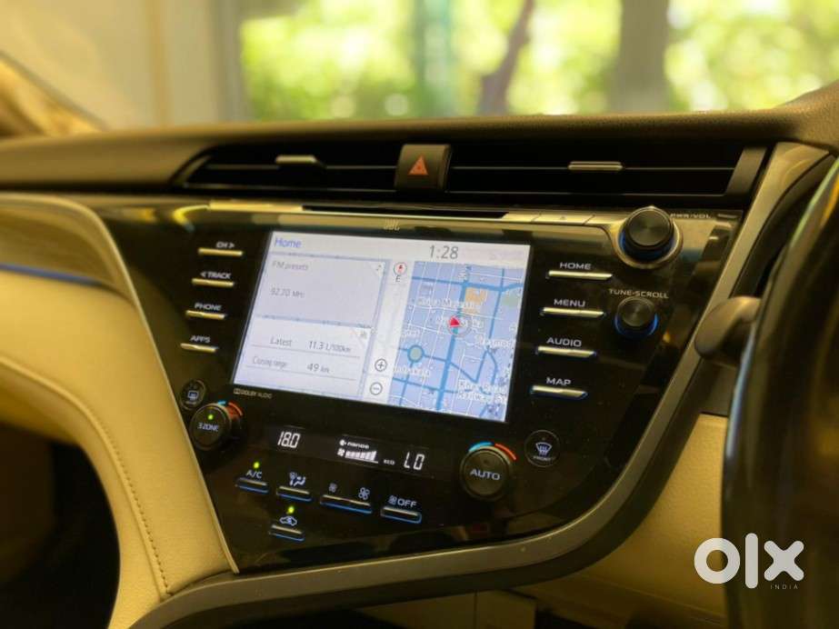 Toyota Camry Hybrid, 2020, Cng & Hybrids