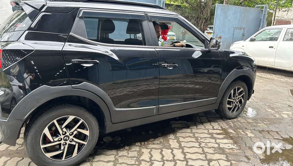 Mahindra Xuv 3xo Ax5 Pm Mt, 2025, Petrol