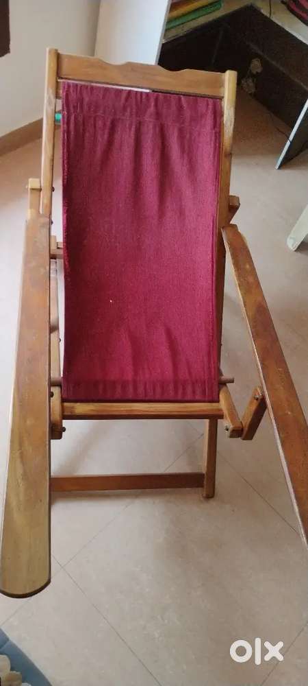 Easy chair in good condition, very comfortable and Aesthetic