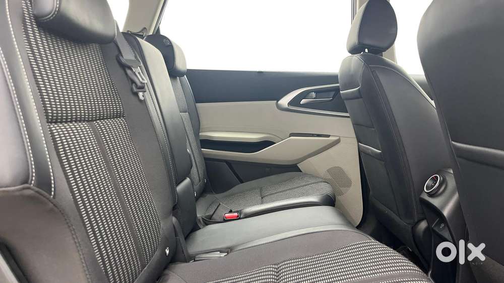 Kia Carens 1.5 Prestige Plus 7 Str Imt, 2024, Petrol
