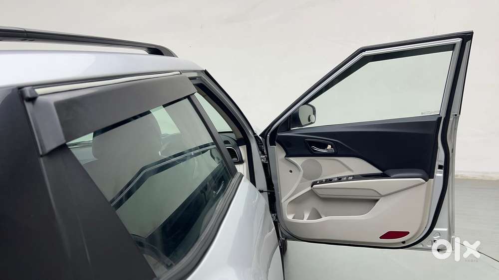 Mahindra Xuv300 W8 Diesel, 2023, Diesel