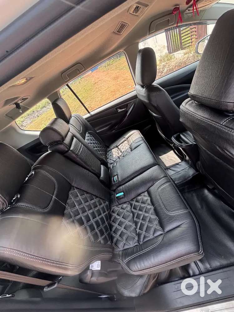 Toyota Innova Crysta 2.4 2025