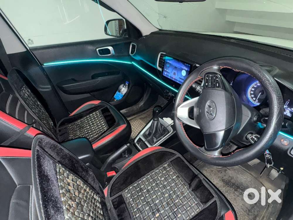 Hyundai Venue Hybrid 2020 Car