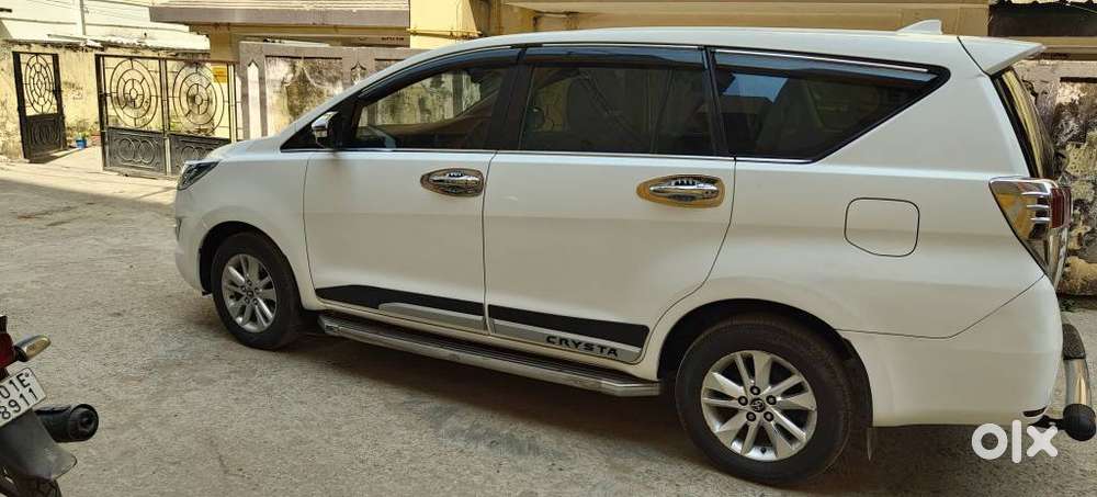 Toyota Innova Crysta 2.4 G Mt 7 Str, 2016, Diesel