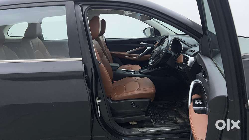 Mg Hector Plus 1.5 Sharp Turbo Cvt 6 Str, 2022, Petrol